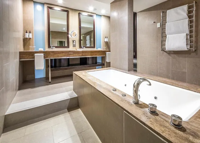 Signature King Suite