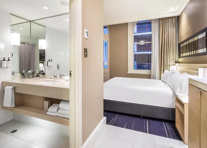 Classic Queen Room